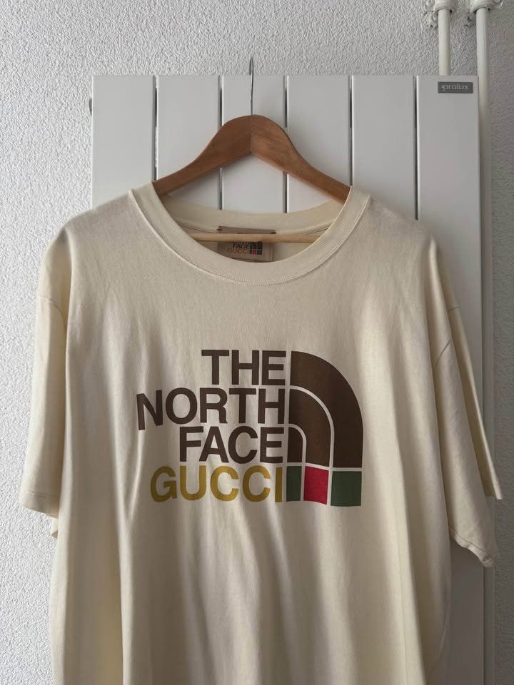 T-shirt: T-Shirt Gucci x North Face – Nuovo e nell'imballaggio originale da Lausanne venduto da mal_2nl5