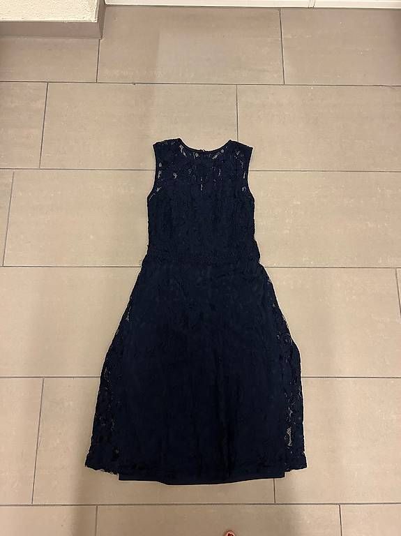 Vestiti: Dunkelblaues Kleid XS – Usato da Zürich venduto da Nia_S 1