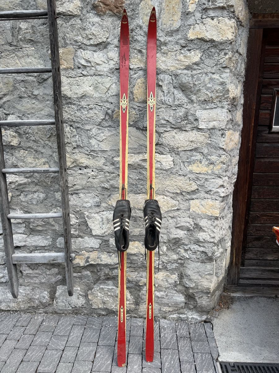 Sci: Langlauf Ski Mueller rot mit Bindung und Stiefel – Usato da Vättis venduto da This84