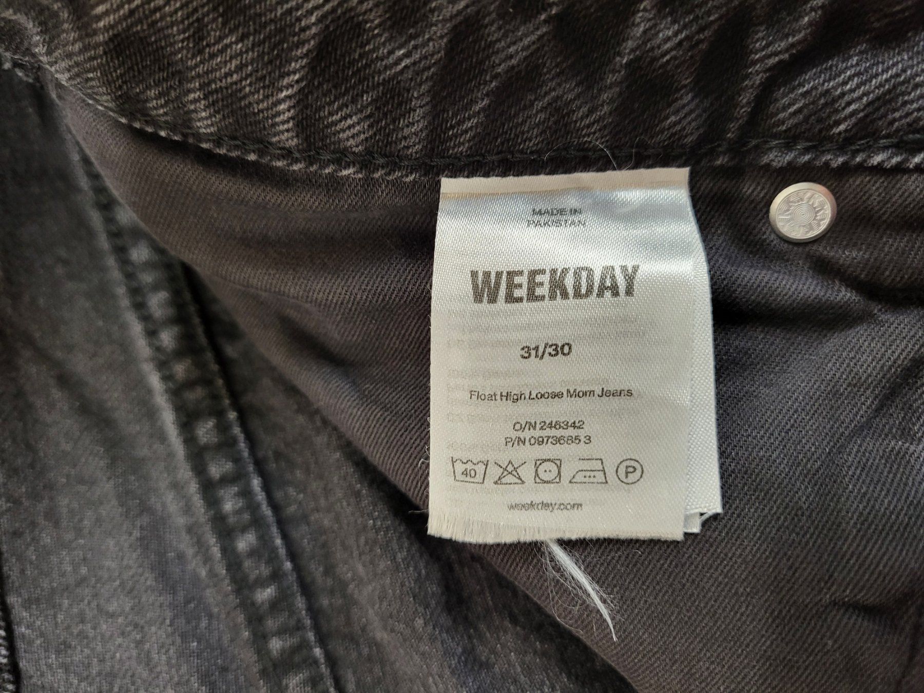 Weekday Jeans: Damenjeans von WEEKDAY / NEU – Nuovo (secondo la descrizione) da Brügg BE venduto da POU-BELLE 4