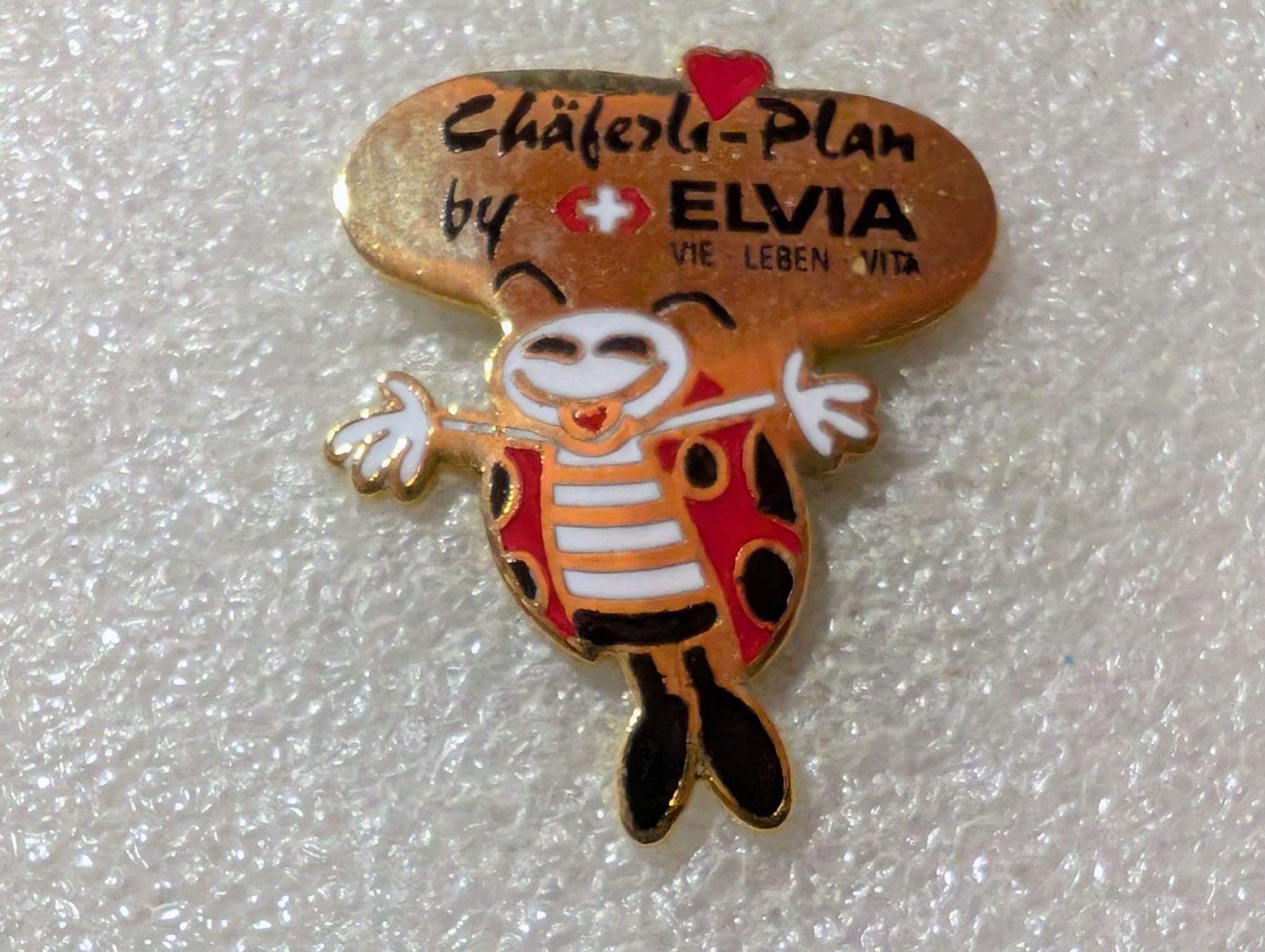 Placchette & Badge: Ansteckpin 43: Elvia – Usato da Oppligen venduto da Pin-Fall-Shop
