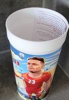 Becher mit Fussballmotiv originalverpackt. Shaqiri