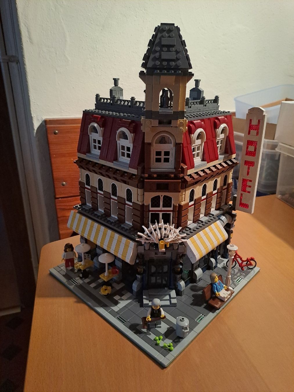 Lego Spielzeuge: Lego Creator 10182 Cafe Corner  Top Zustand  Versand möglich – Gebraucht aus Kestenholz von Knox1973