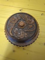 Holzschale mit Deckel Blumenmuster handgeschnitzt Vintage