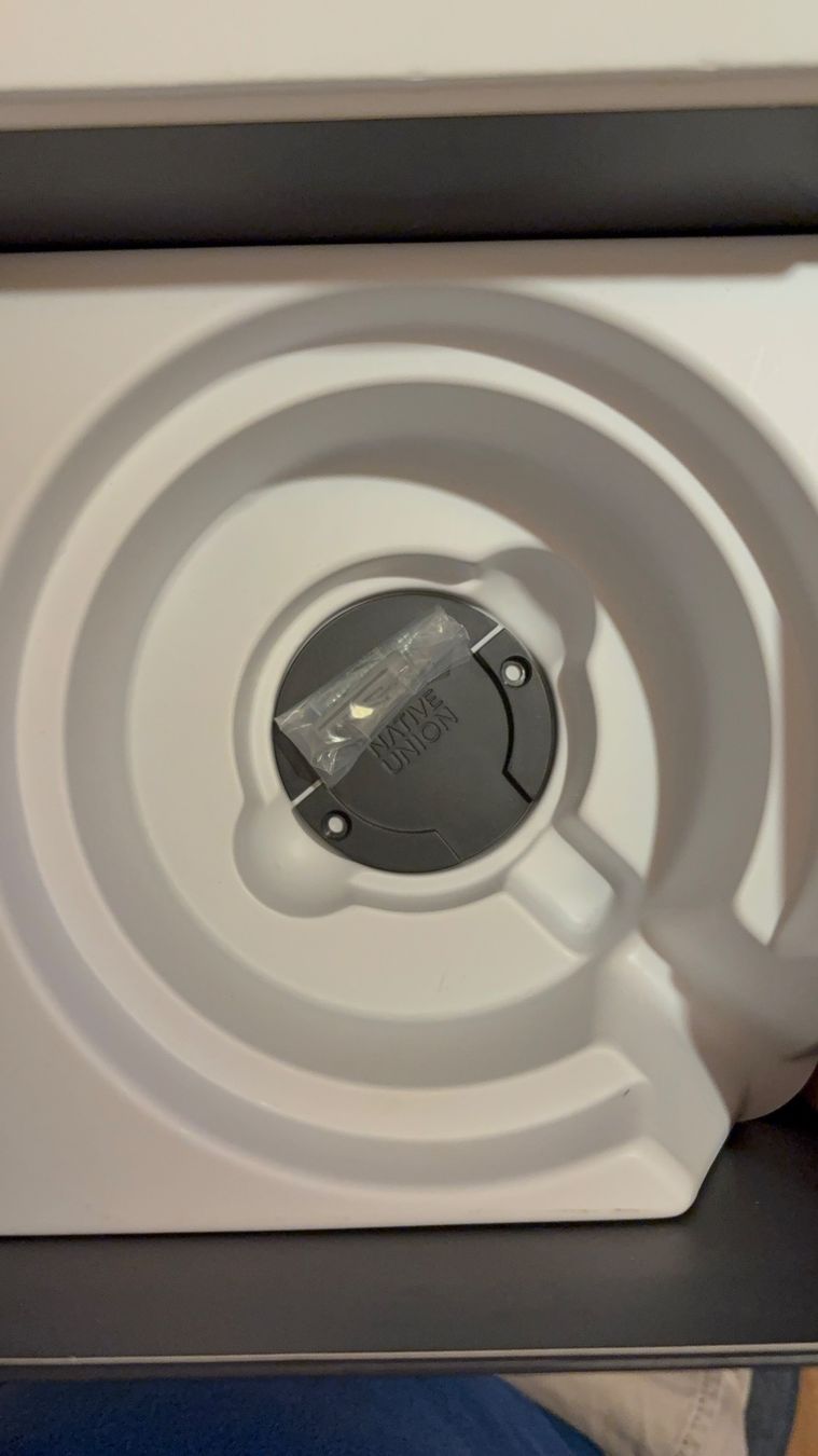 Native union Caricabatterie: Native Union Eclipse Charger USB Ladestation – Usato da Turbenthal venduto da phil.white 3