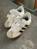 Baskets Adidas enfants T24
