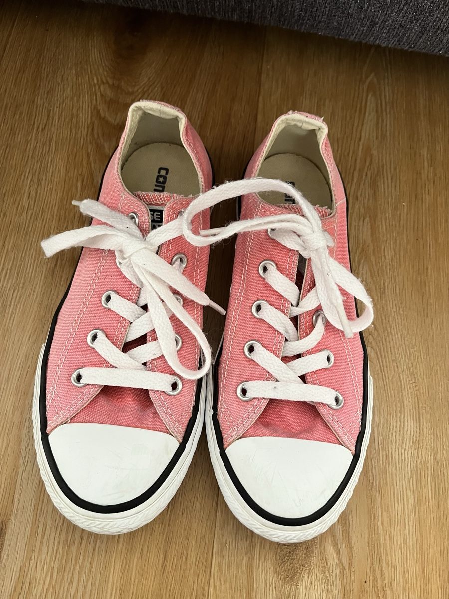 Scarpe per ragazze: Converse All Star Chucks Gr. 32 – Usato da Kradolf venduto da AlexiaEugster