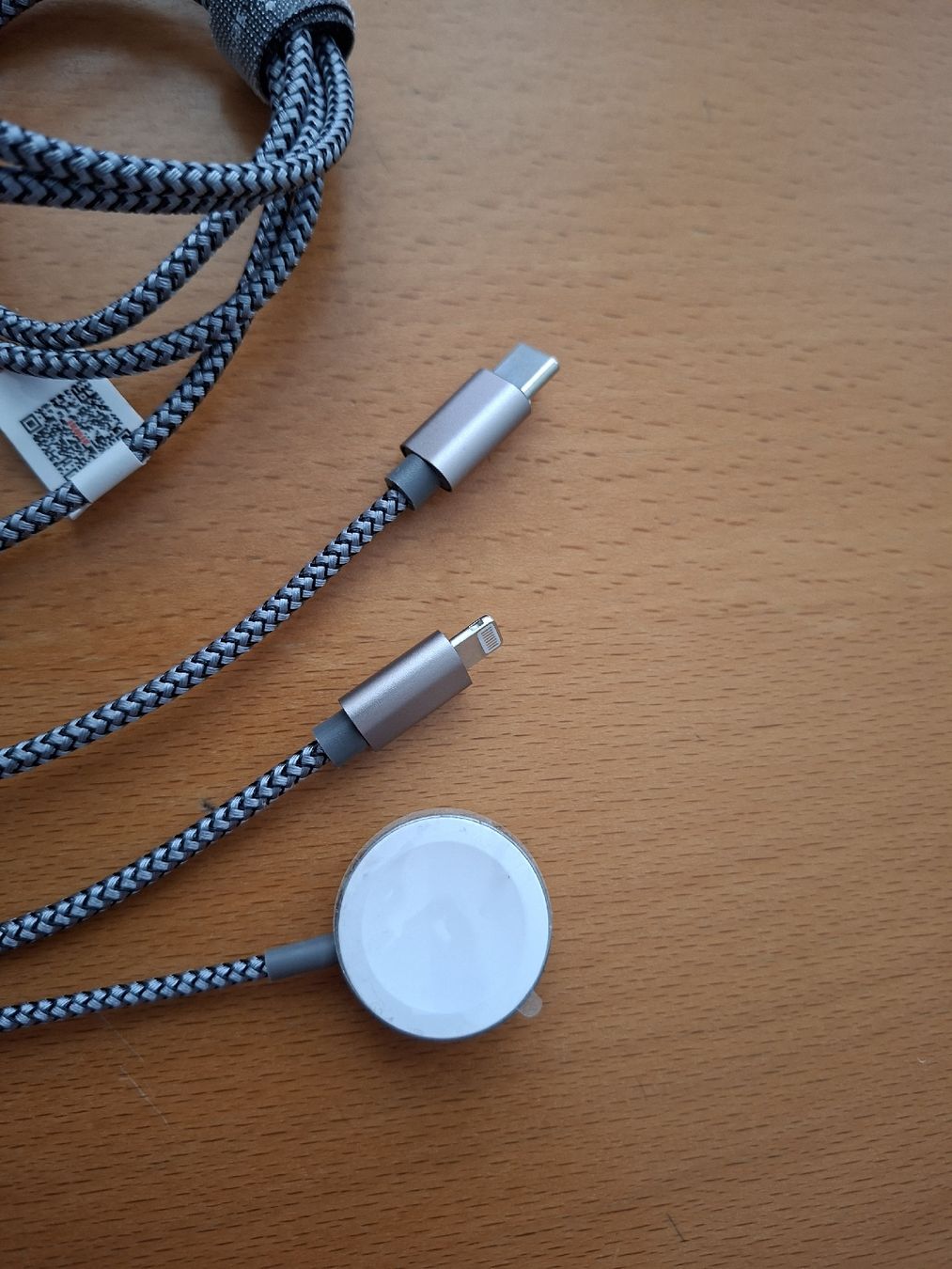 Cavi: USB-C/Lightning Ladekabel mit Apple Watch Ladepad neu – Nuovo (secondo la descrizione) da Uster venduto da mak_mw2n 1