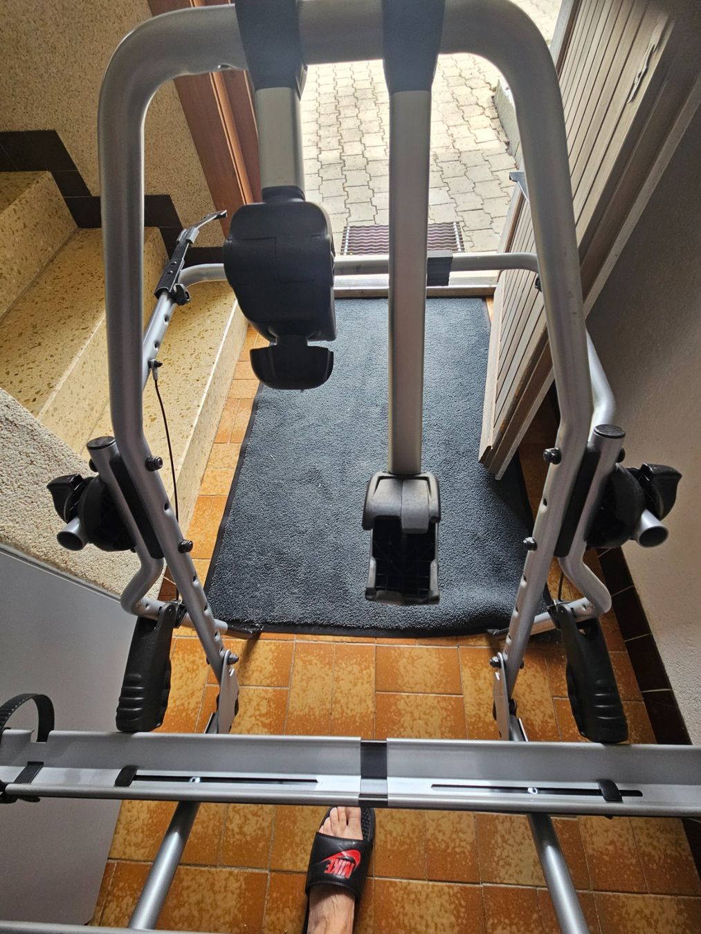 Thule Barres de toit: porte-vélo Thule – D'occasion à Pâquier-Montbarry par cha_f78q