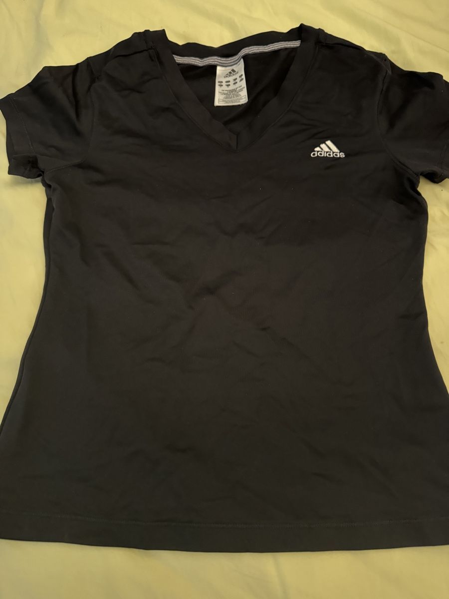 T-shirt: Addidas Vintage shirts – Usato da Basel venduto da sch_9g6x 3