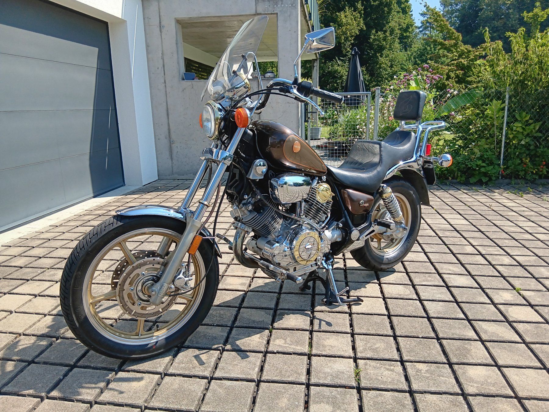 Yamaha Chopper: Yamaha XV1000 Virago Gold Edition – Usato da Buchs SG venduto da yenkodom