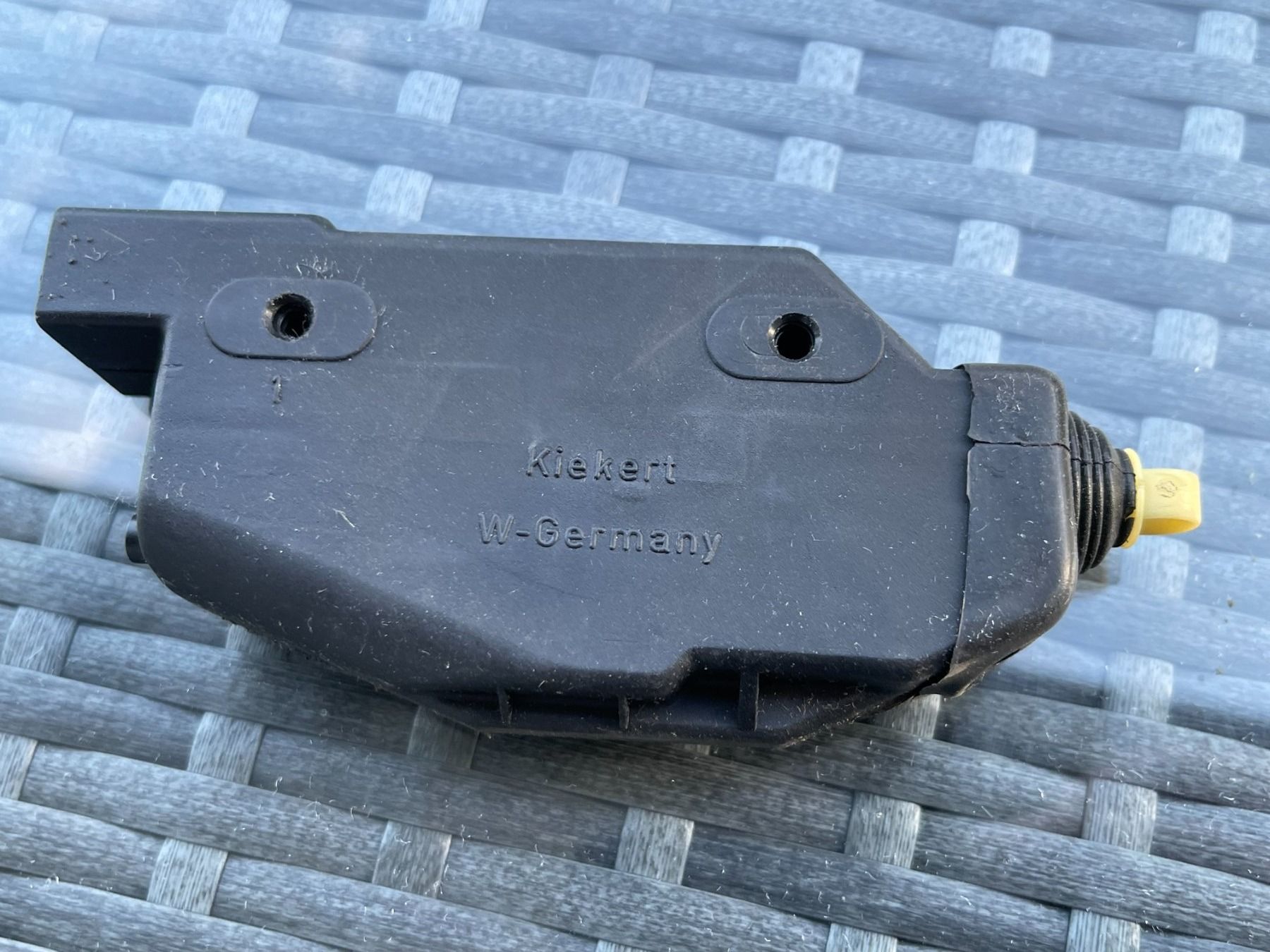 BMW Tutti pezzi di ricambio auto: BMW Stellmotor hinten Rechts – Nuovo (secondo la descrizione) da Minusio venduto da demi0110 2