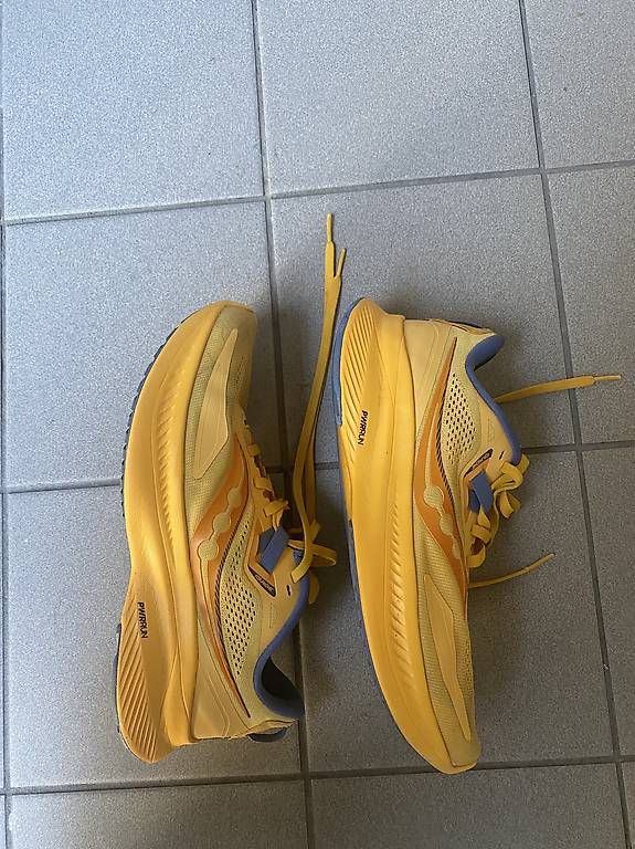Saucony Scarpe da donna: Laufschuhe Saucony Guide 15 Gr 40 – Usato da Basel venduto da jul_8898