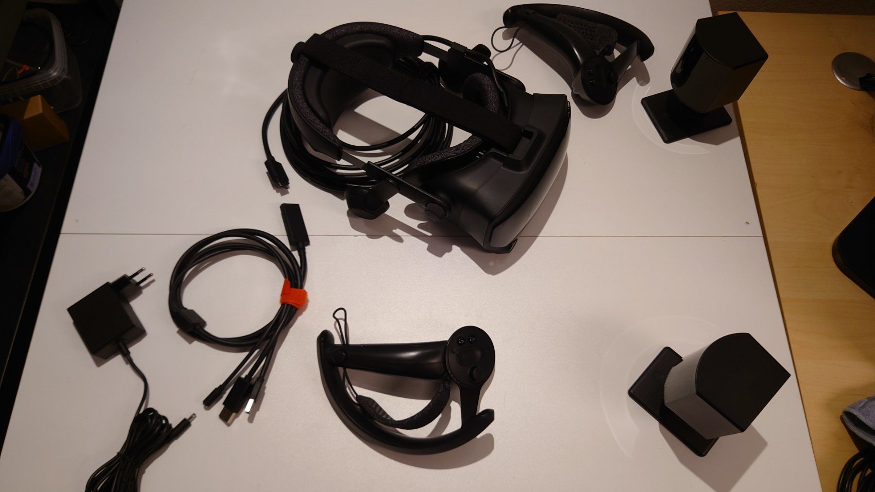 Valve Casco VR: Valve Index Steam VR Headset mit Controller & Basestations – Usato da Volketswil venduto da thedmo_seller 6