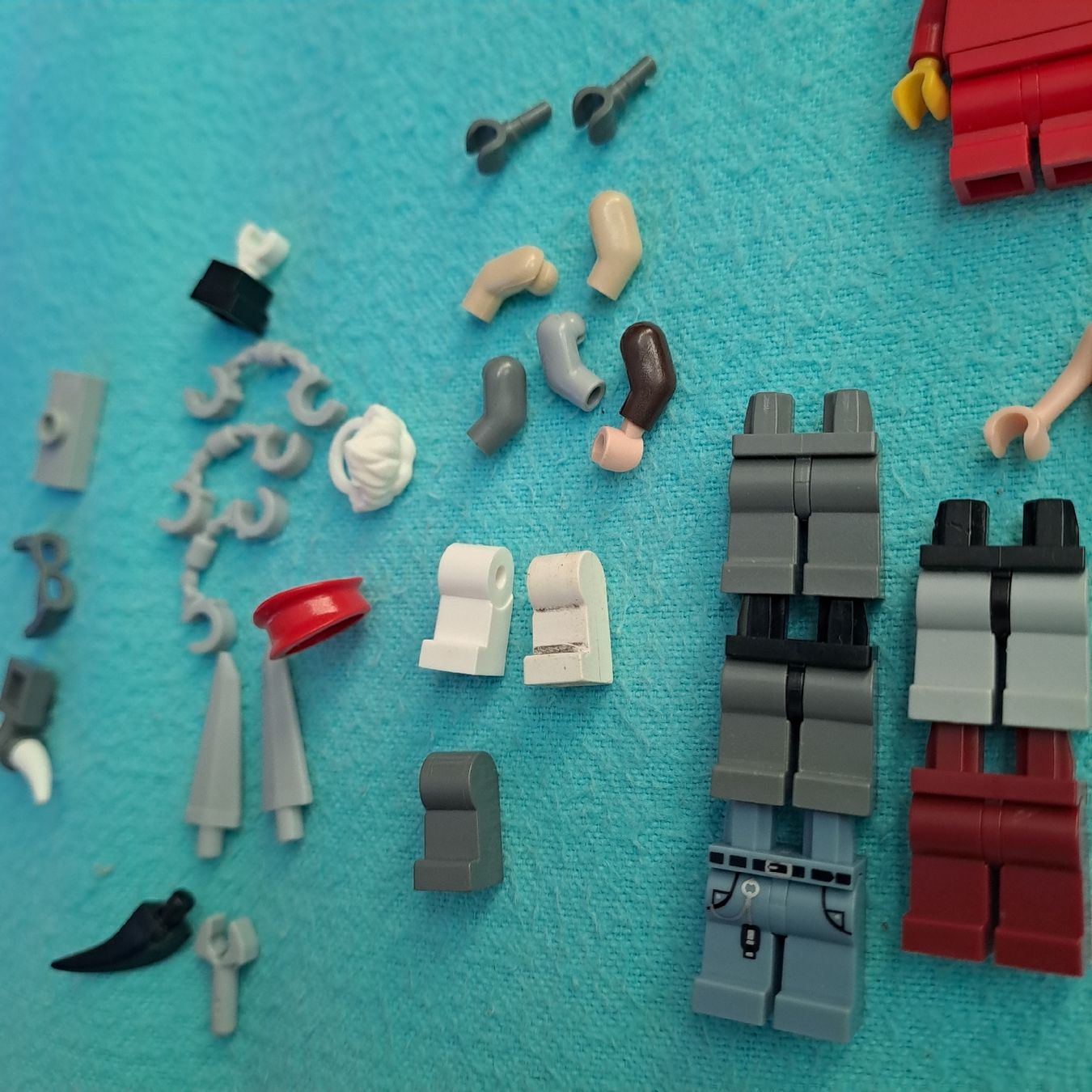 Lego Figurines: LEGO Figuren und Teile Konvolut – D'occasion à Koppigen par gig_fbs5 2