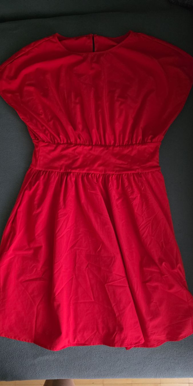 Vestiti: Rotes Kleid Sommerkleid Grösse L – Nuovo (secondo la descrizione) da St. Gallen venduto da Shelly__x3