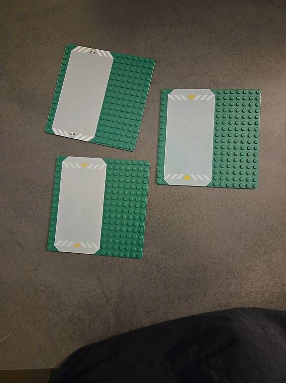 Giocattoli: Lego 3x garage baseplate – Usato da Zürich venduto da jil_pyn9