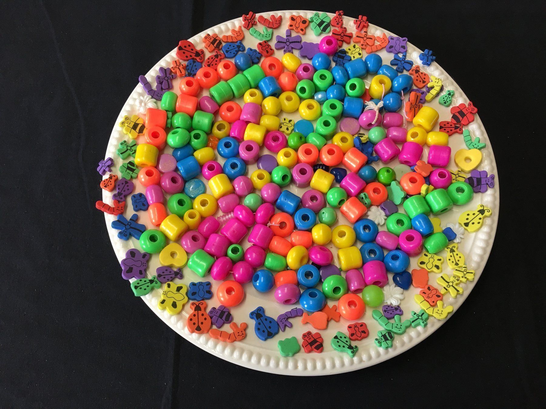 Perlen (unechte): Kunststoff Perlen / Beads, ca. 500 gr. – Gebraucht aus Schaffhausen von sparzone 1