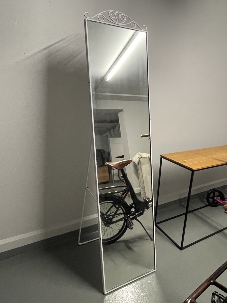 Ikea Specchi: Miroir sur pied – Usato da La Tour-de-Peilz venduto da flo_m27g
