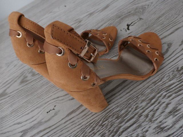 Scarpe da donna: Sommer-High Heels in Gr. 39 – Nuovo e nell'imballaggio originale da Würenlingen venduto da Delfinli1