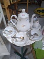 Feines Teeservice, Porzellan mit Blumenmuster, 5 Tassen