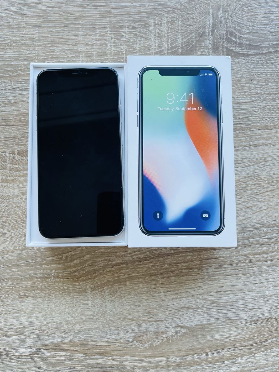 Apple Telefoni cellulari / Smartphones: iPhone X - 256 GB argenté – Usato da Zürich venduto da Ndzinga 1