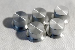 5x Aluminium / Alu - KNÖPFE zu Vintage Verstärker / Receiver