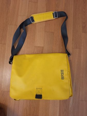 Bree Umhängetasche; gelb, poppig, gepolstert