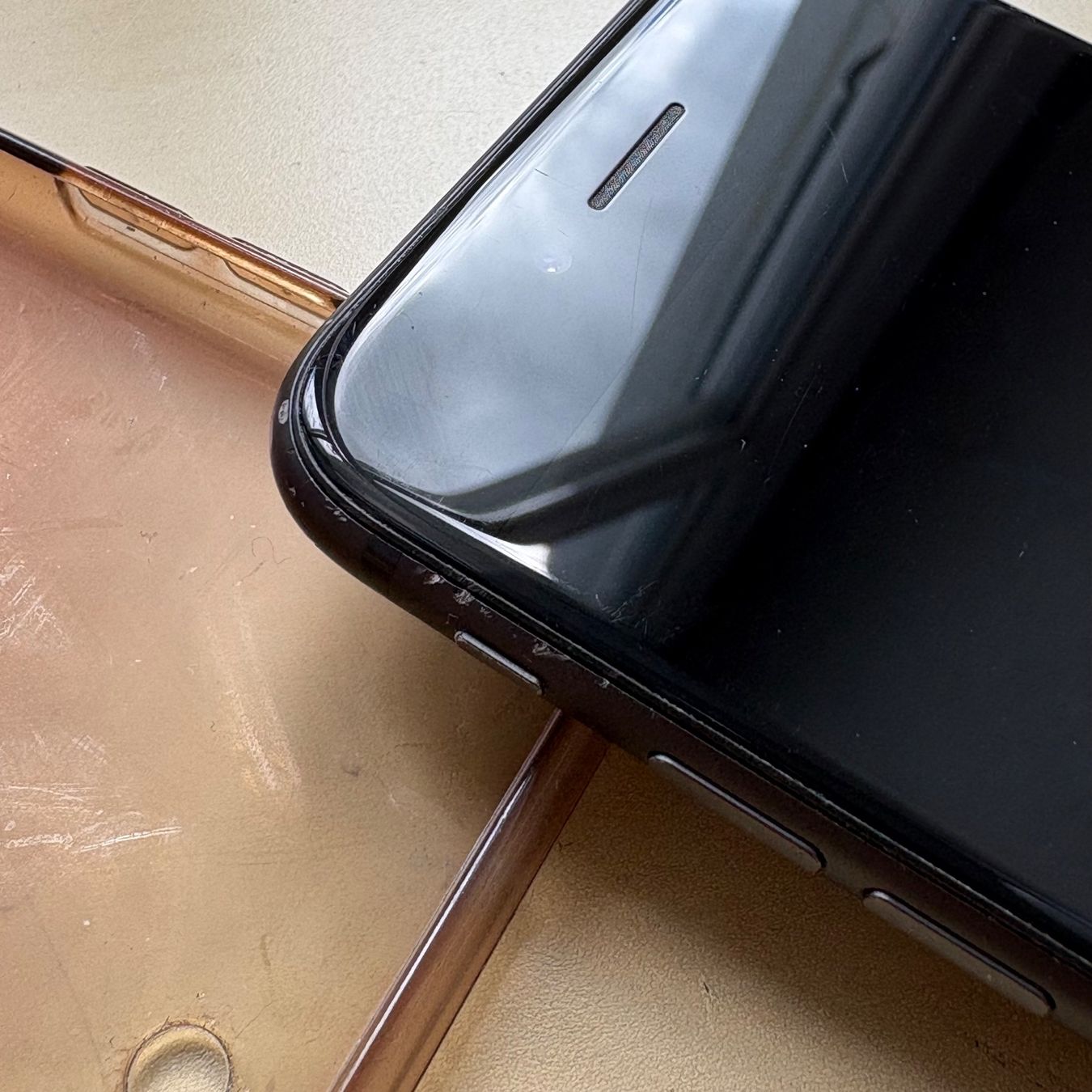 Apple Portables: iPhone 8 – D'occasion à Moudon par TigerrrEye 3