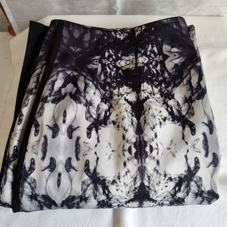 Eleganter Rock mit crazy Muster Gr. 44