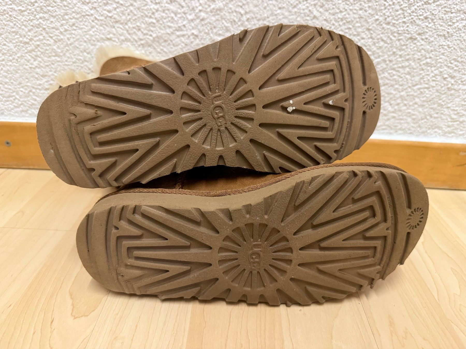 Ugg Scarpe da donna: UGG Damen-Winterstiefel Mini Bailey Gr.36, braun – Usato da Siebnen venduto da Meer927 4