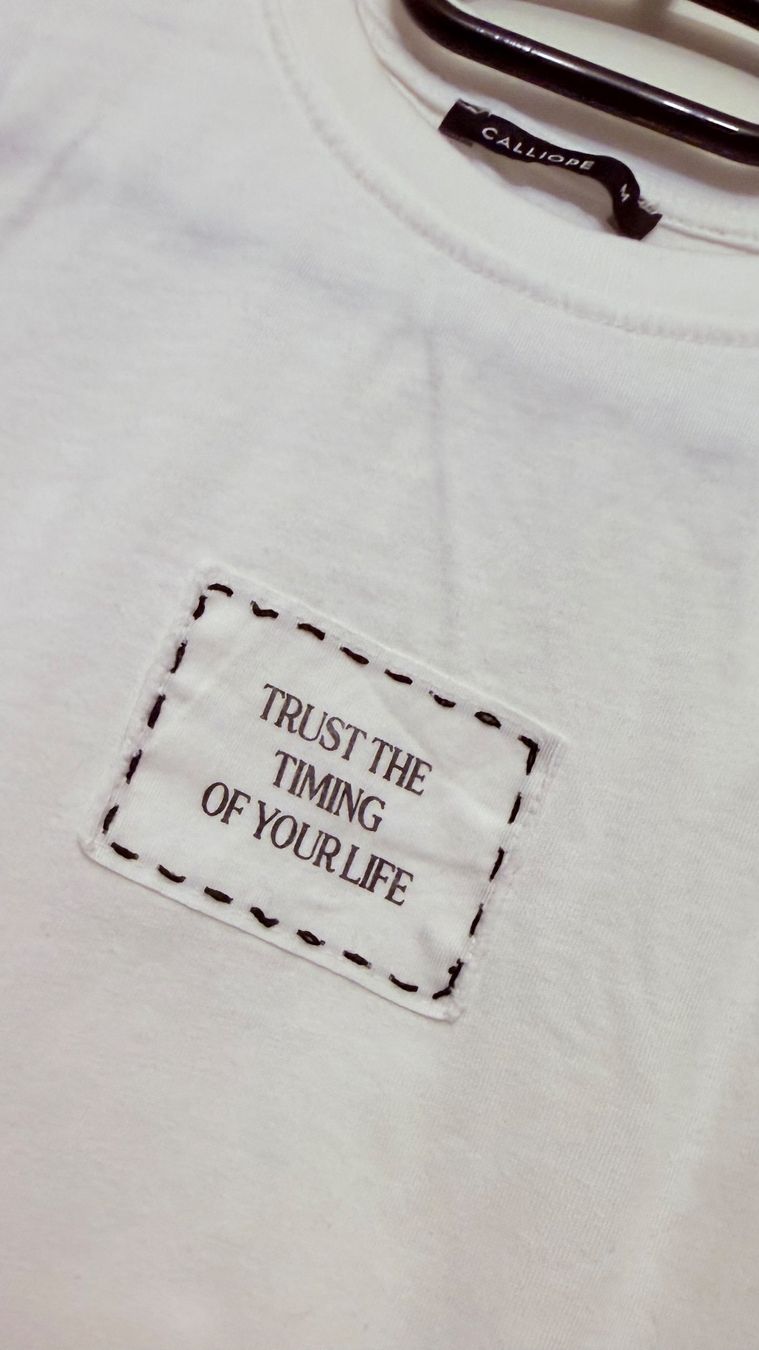 T-Shirts: • Schlichtes T-Shirt • – Gebraucht aus Basel von mendoza13 1