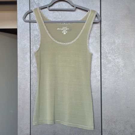 🐸 H&M TOP M TANK TOP OLIV SÜSSER DEKORAND