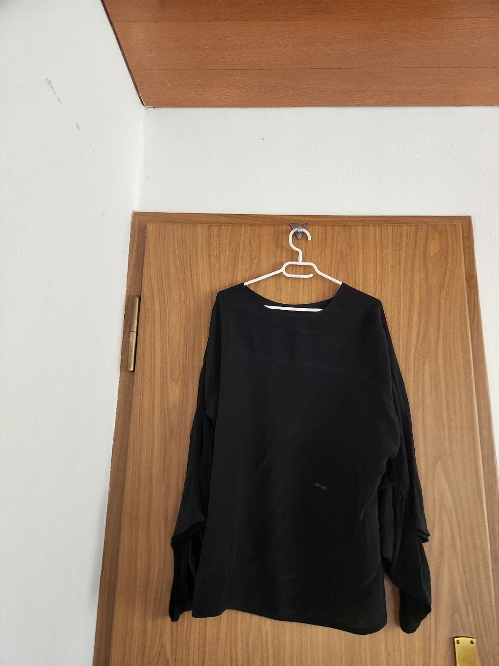 Blusen: Haut en soie noir taille unique  – Gebraucht aus Niedergösgen von Eva2410 1