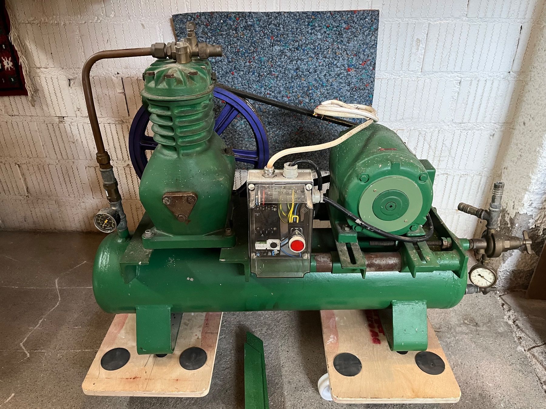 Kompressoren: Kompressor – Gebraucht aus Moosleerau von cav_jc9f