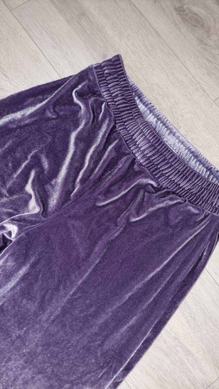 Pantaloni: Samthose, Lila, Gr. S neuwertig  – Nuovo (secondo la descrizione) da Wigoltingen venduto da Zuckerfee84 2