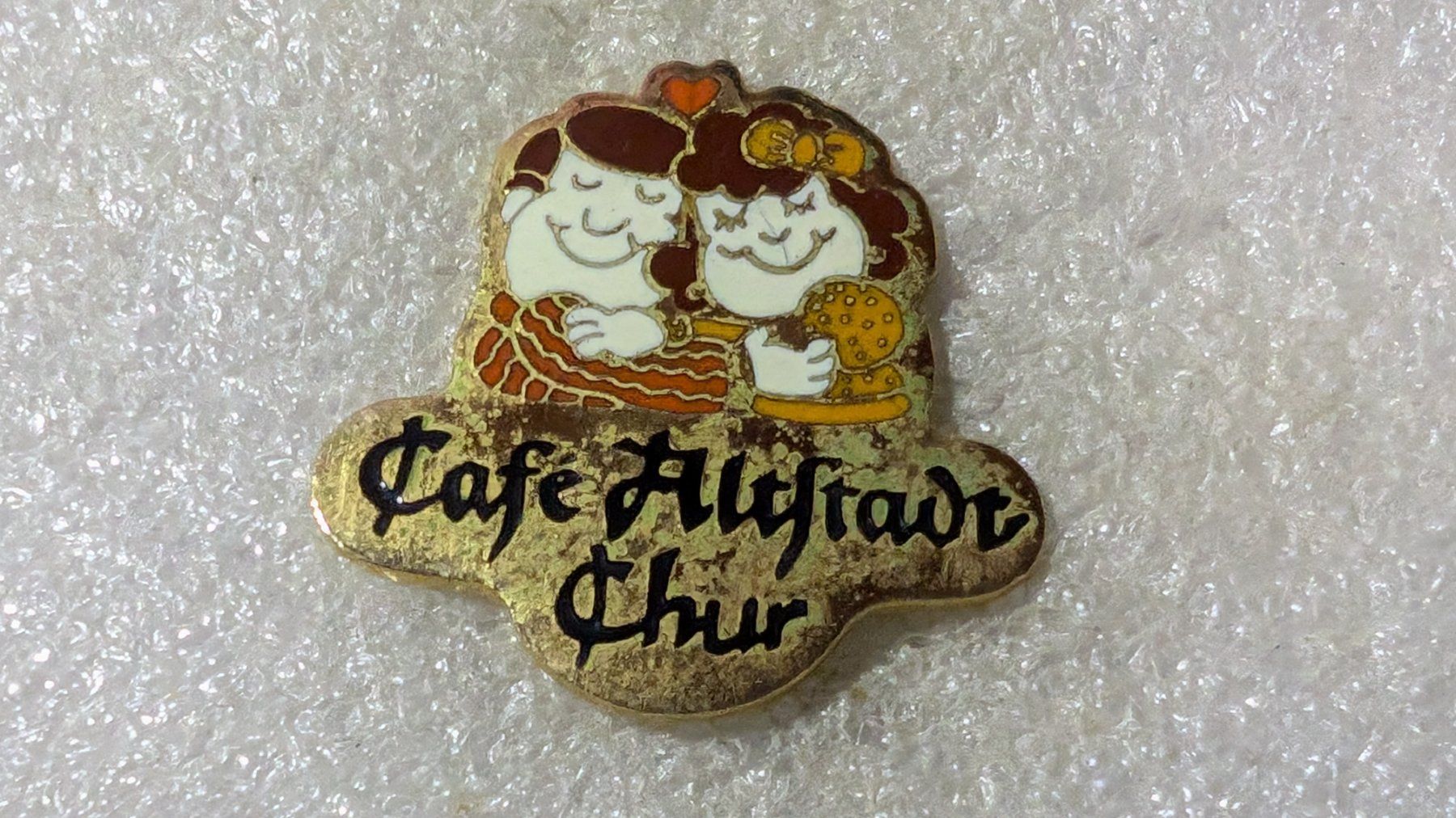 Placchette & Badge: Ansteckpin 169: Cafe Altstadt Chur – Usato da Oppligen venduto da Pin-Fall-Shop
