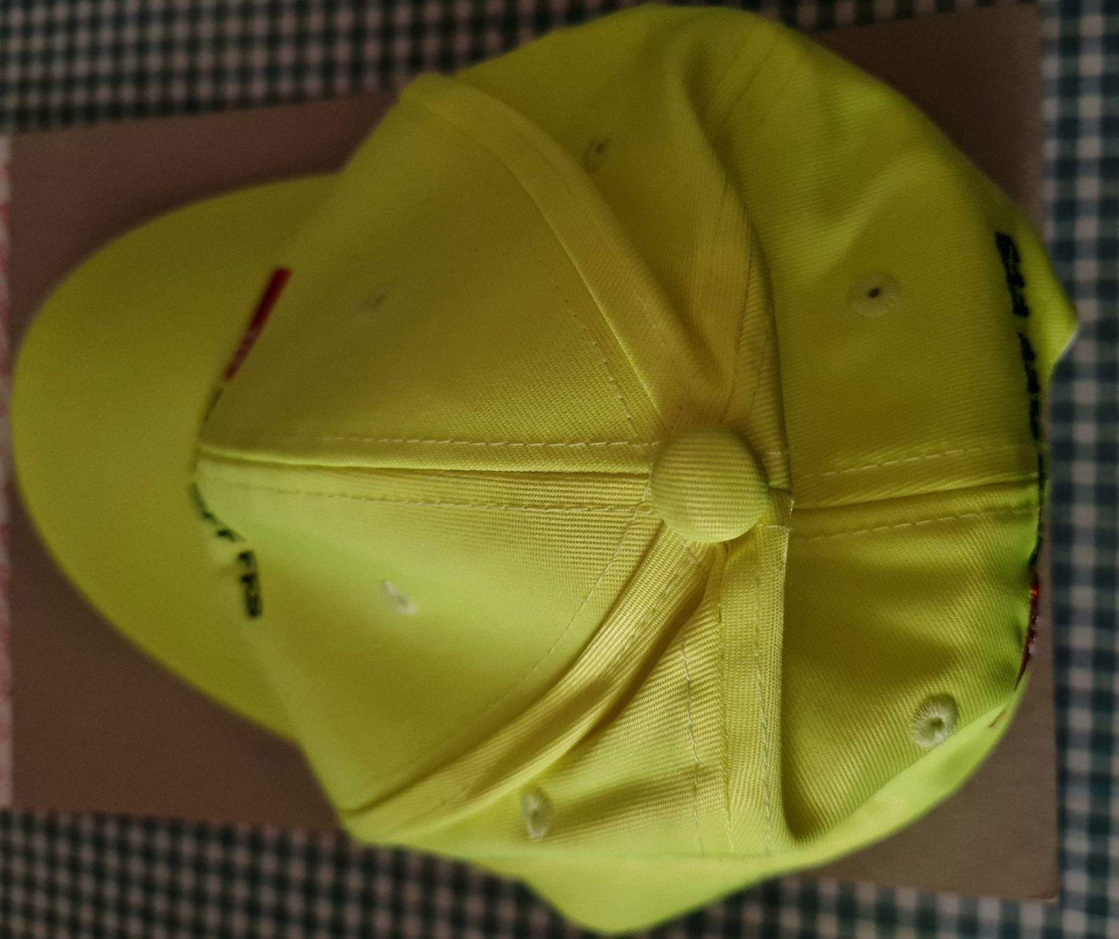 Copricapi, berretti & cappellini: Casquette jaune, visière jaune et bleue – Nuovo (secondo la descrizione) da Cortaillod venduto da signep 5