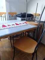 A vendre table de cuisine en marbre blanc