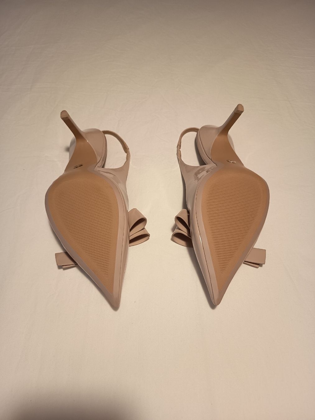 Zara Scarpe da donna: High-Heel  Slingback Shoes with Bow Beige – Nuovo (secondo la descrizione) da Basel venduto da beg_6v7r 2