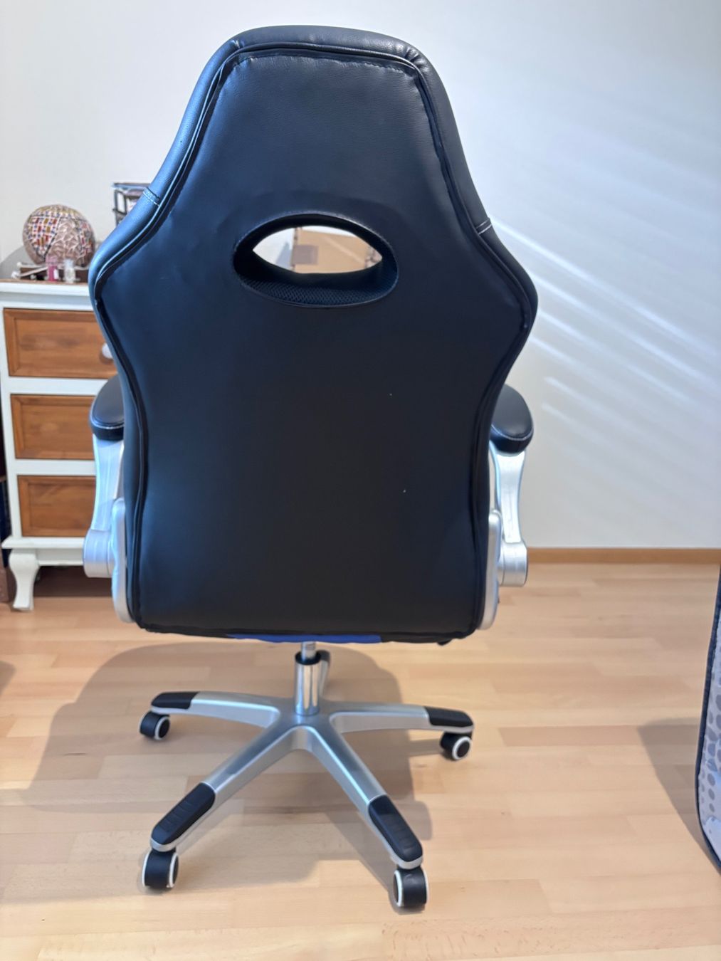 Sedie: Gaming-Bürostuhl, schwarz/blau, mit Rollen – Usato da Binningen venduto da fal_89rg 4