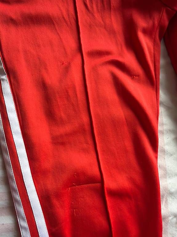 Lots de vêtements: Ensemble adidas  – D'occasion à La Tour-de-Peilz par Vide_dressing1814 1