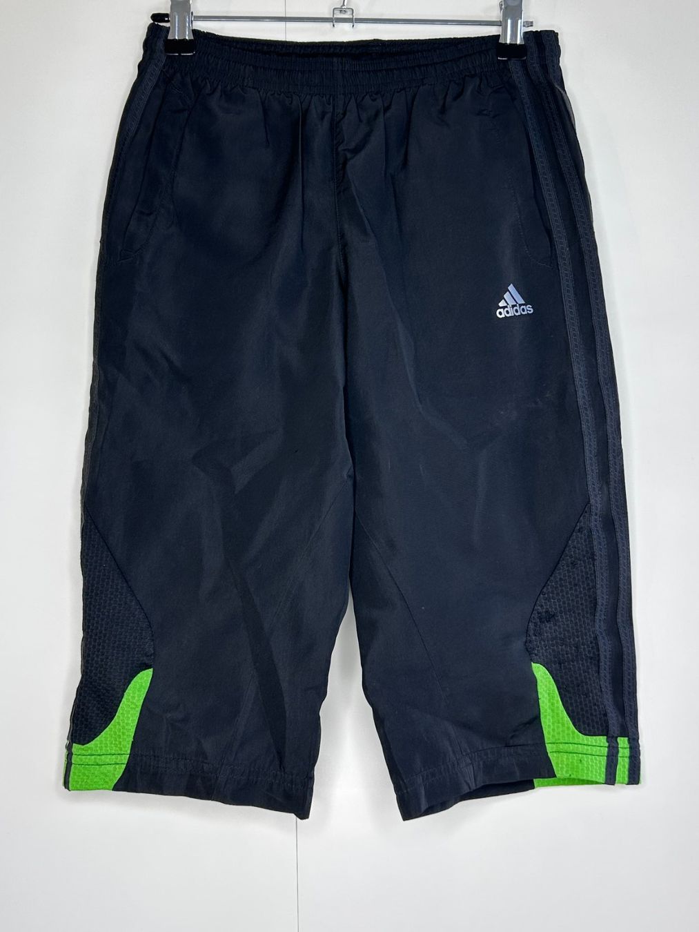 Adidas Pantaloni: Adidas Shorts – Usato da St. Gallen venduto da look-twice