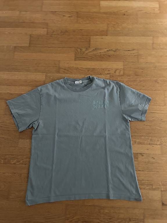 T-Shirts: broken planet tshirt – Gebraucht aus Hünenberg See von broglisvintage