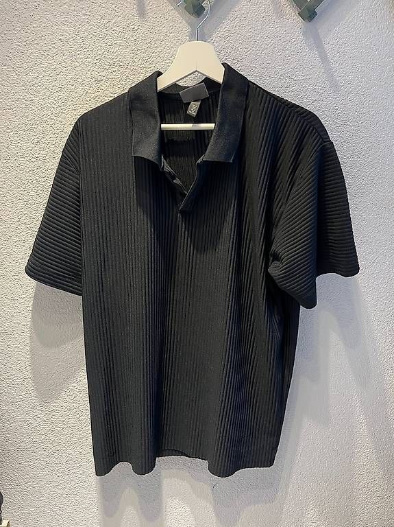 H&M Magliette Polo: Schwarzes Sommerpolo von H&M, Grösse M – Usato da Horn venduto da timosidler