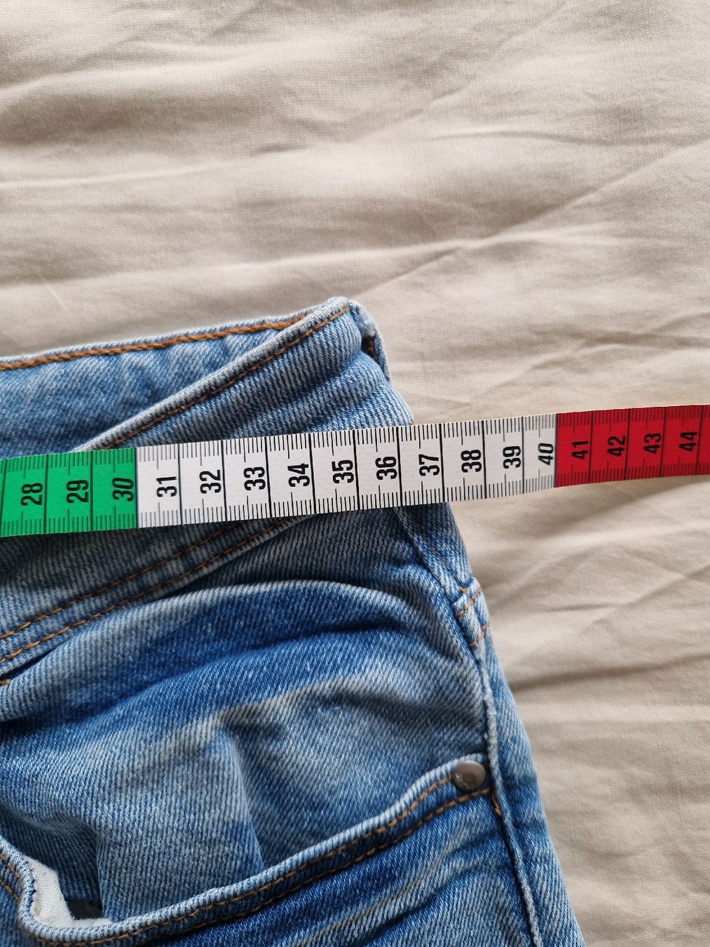 Zara Jeans: Jeans Denim – Usato da Lausanne venduto da mgo_yx25 3
