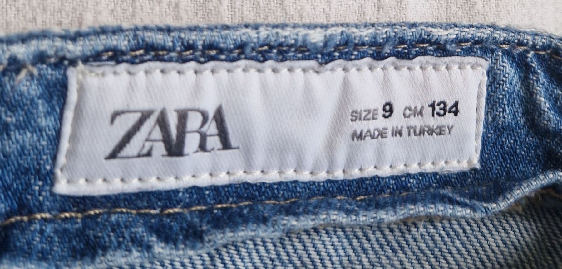 Zara Hosen: Zara Jeans Gr. 134, regulierbare Tabelle – Gebraucht aus Muri b. Bern von rol_xtf8 7