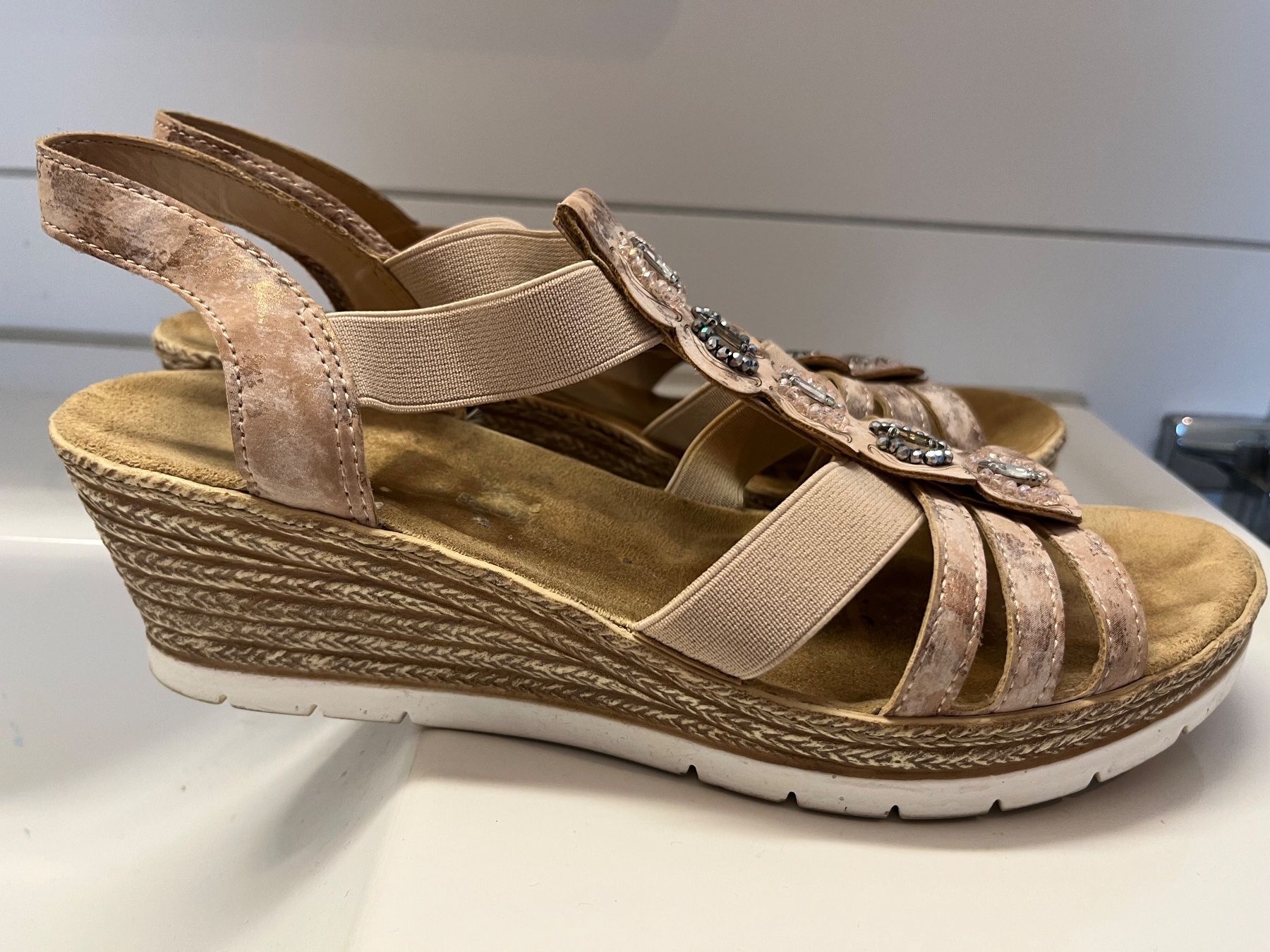 Rieker Scarpe da donna: Rieker Sandalen Gr. 40 – Usato da Birmenstorf AG venduto da BMW.M5 8