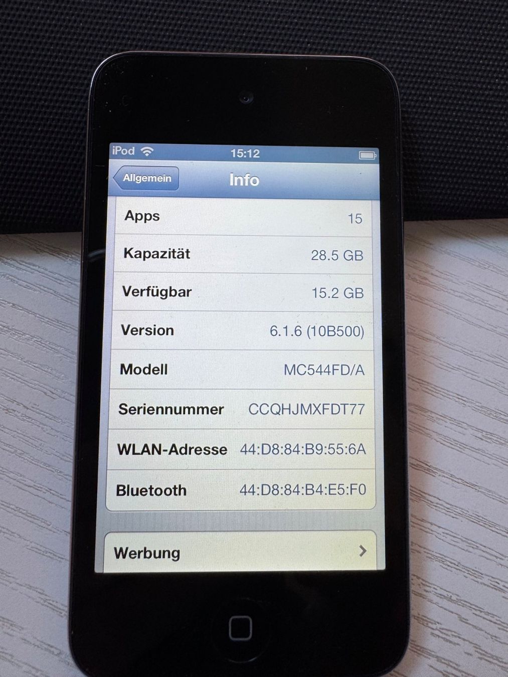 Apple Lecteur media portable: iPod touch 4. Generation 32 GB Flash-Speicher schwarz – D'occasion à Büttikon AG par gluschtig 1