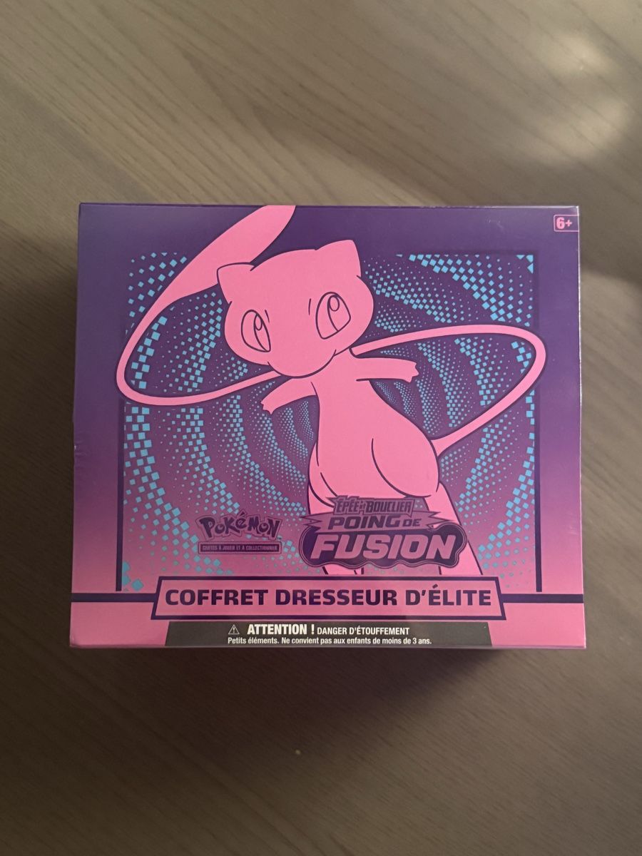 Pokémon Carte collezionabili: Pokémon Poing de Fusion ETB FR – Nuovo e nell'imballaggio originale da Thônex venduto da retrolovech